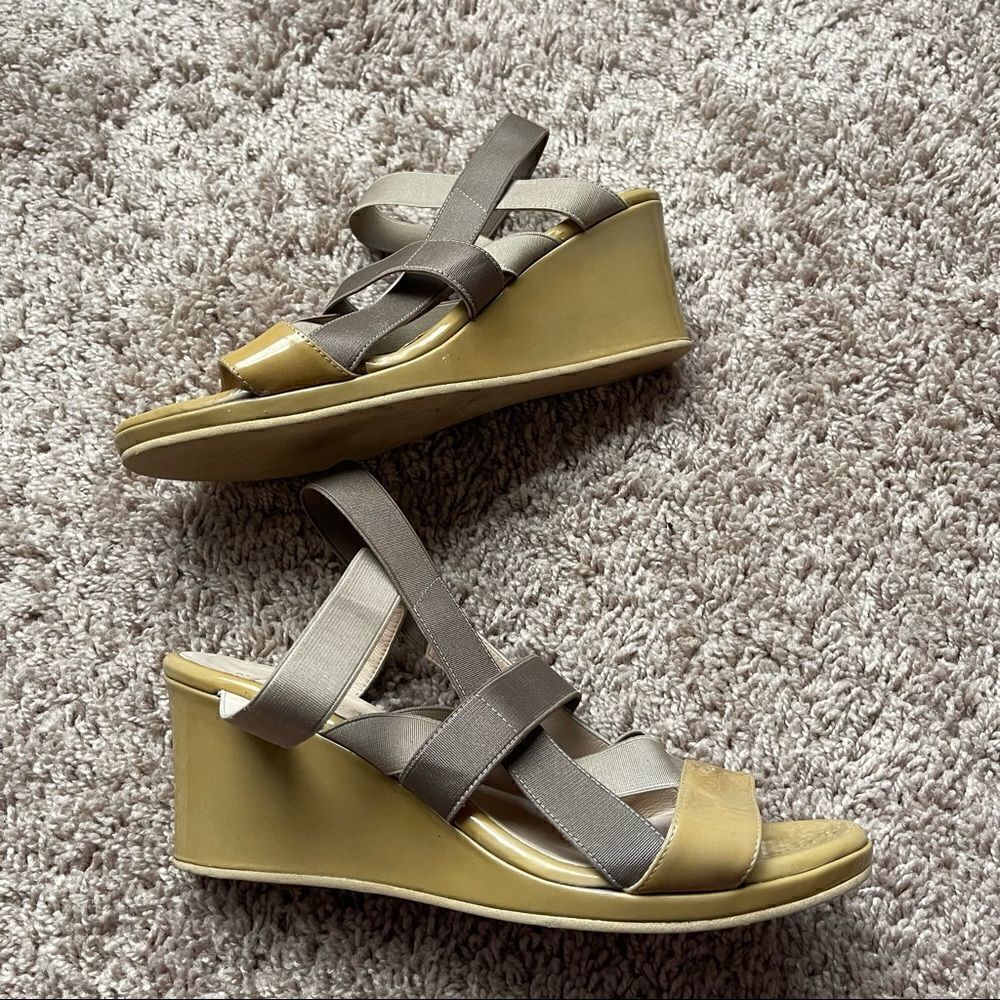 Aquatalia by Marvin K Tan Patent Strappy Wedge Sandals; SZ 8.5; Good Condition